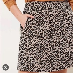 LOFT Jacquard Leopard Print Mini Skirt with Pockets in Gray and Black, Size 14P